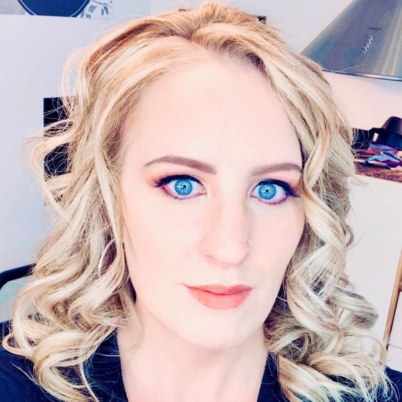 Meet your Posher, Krista - Picture 1 of 1